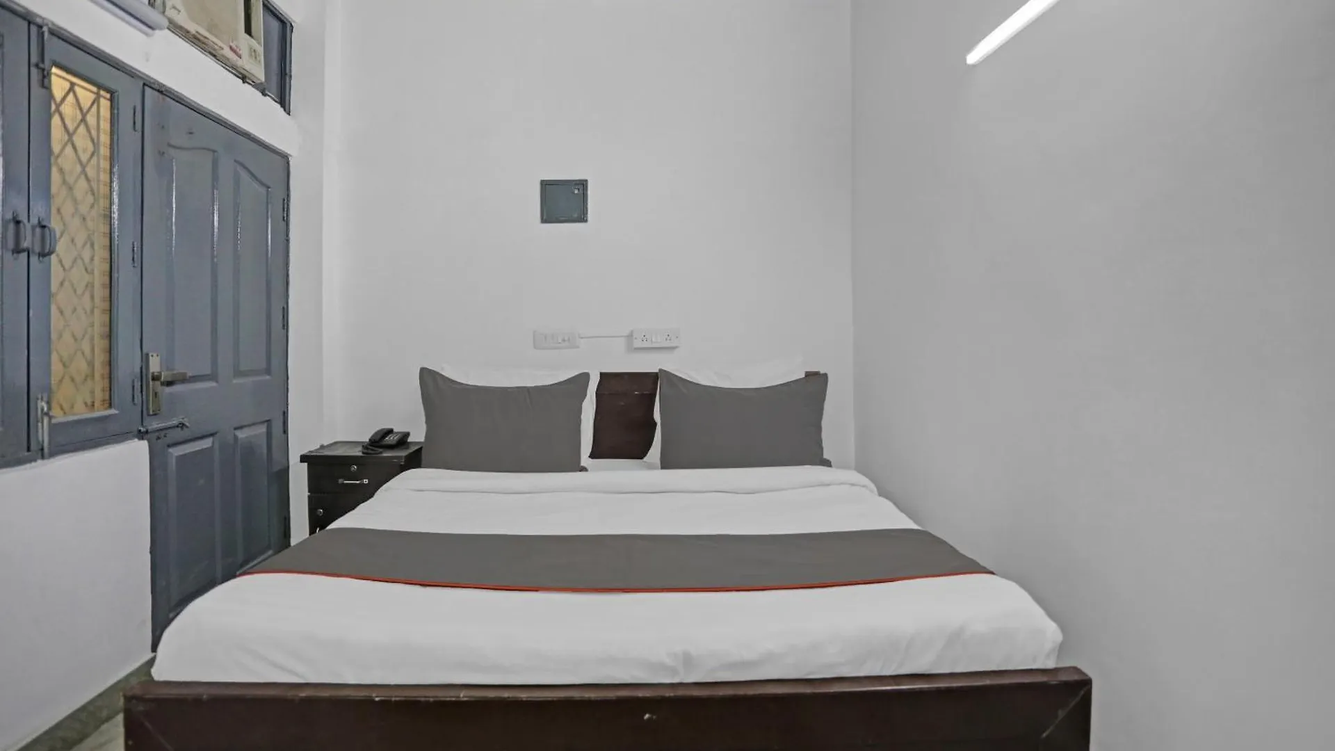 Hotel O The Premium Villa New Delhi