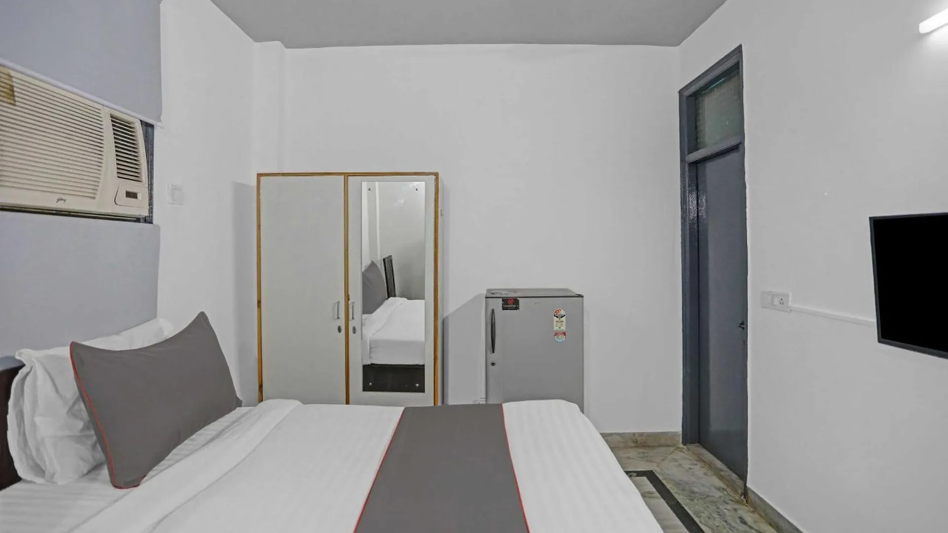 Hotel O The Premium Villa New Delhi