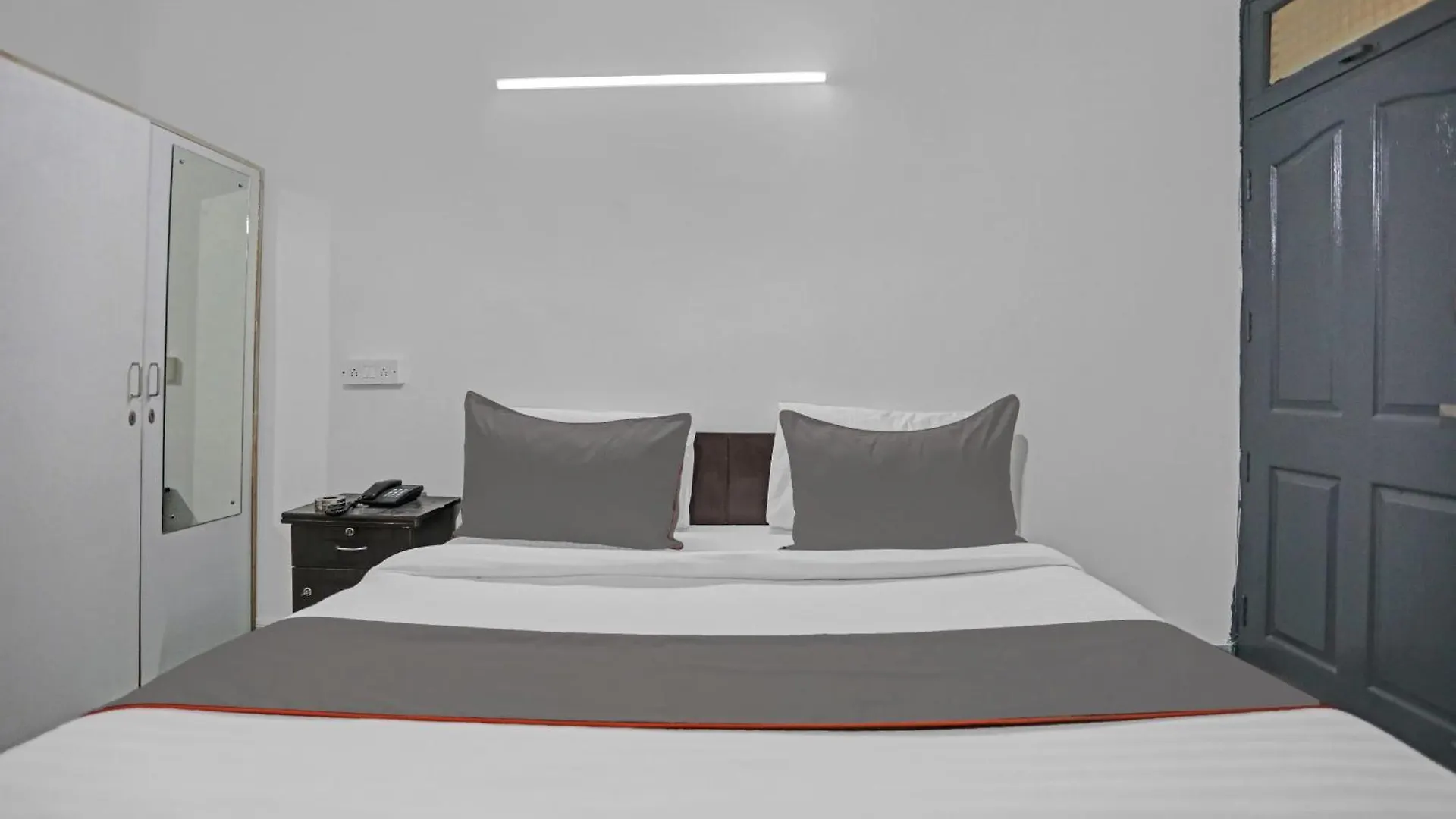 Hotel O The Premium Villa New Delhi