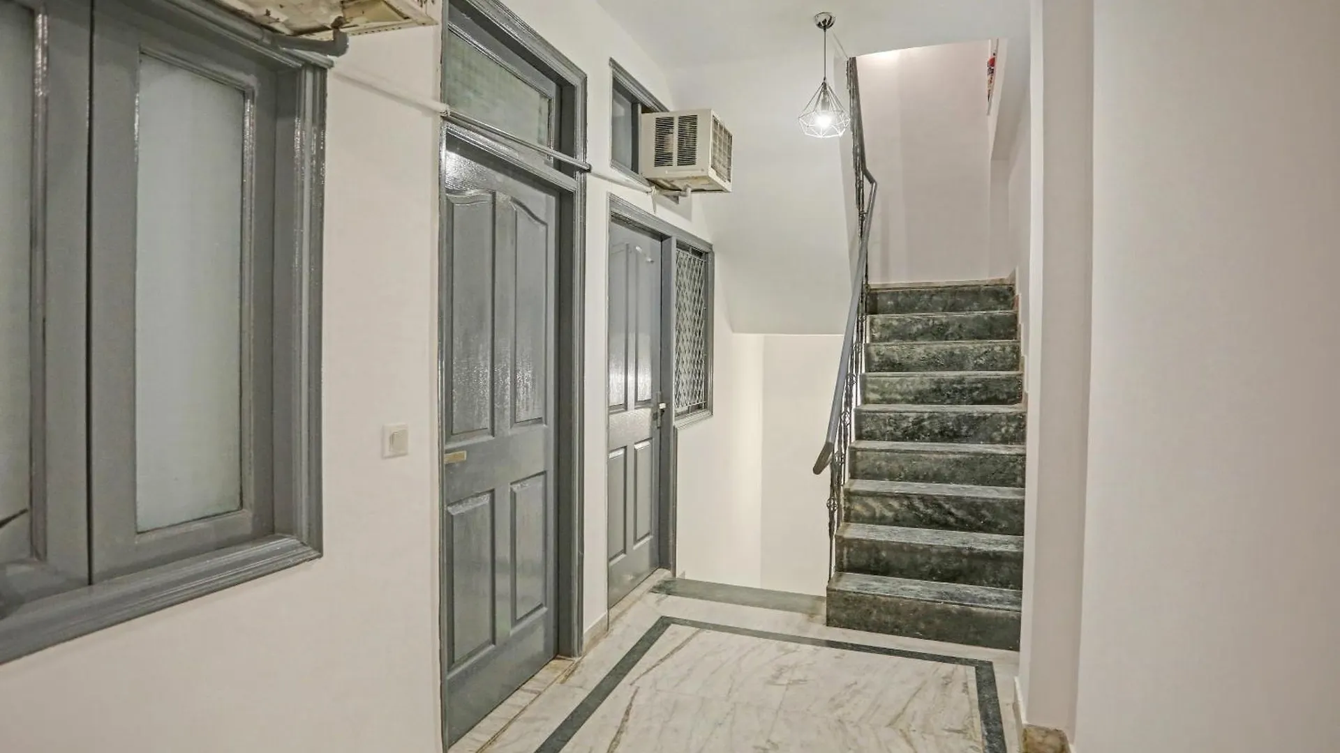 Hotel O The Premium Villa New Delhi 4*,  India