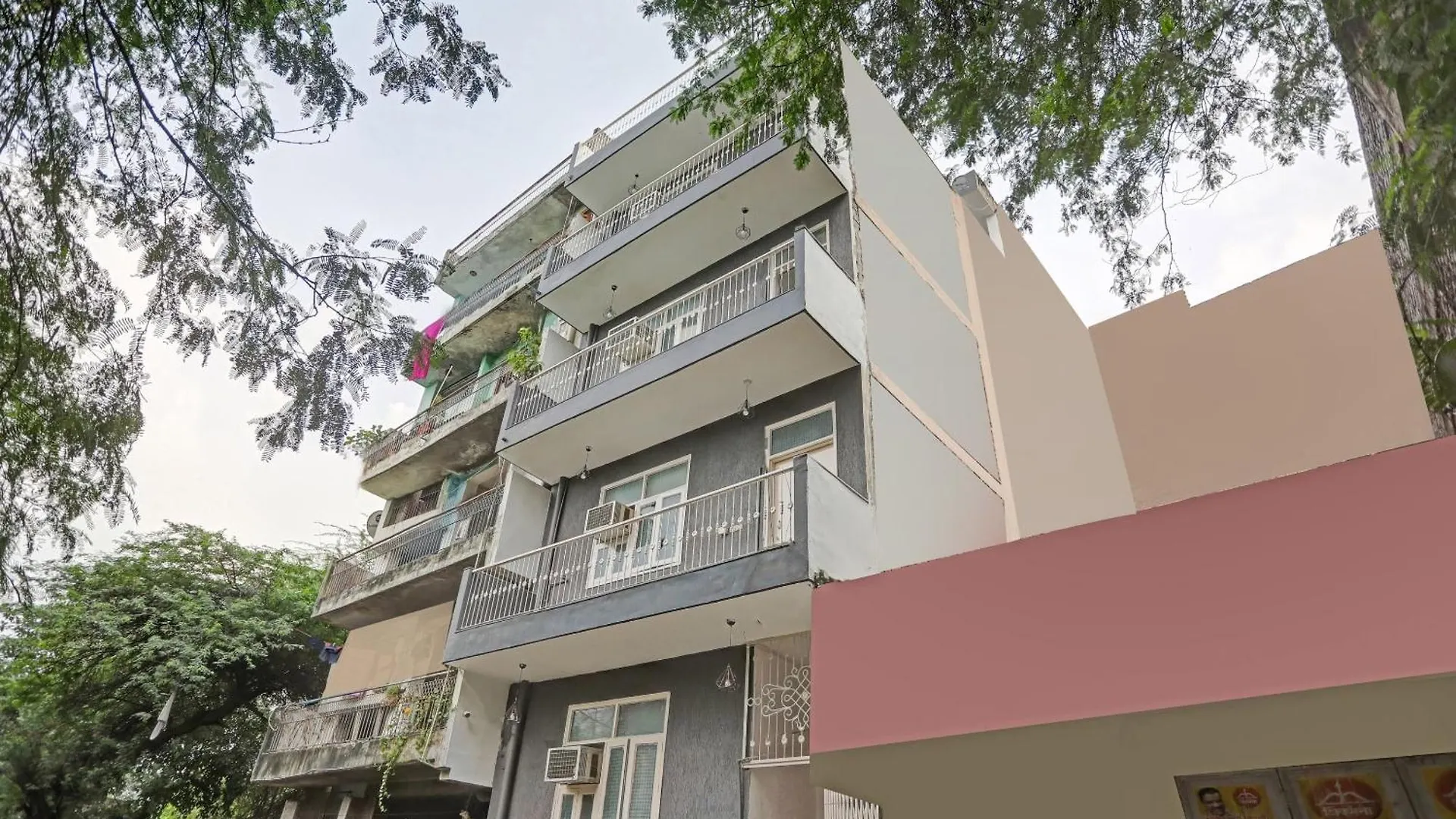 Hotel O The Premium Villa New Delhi